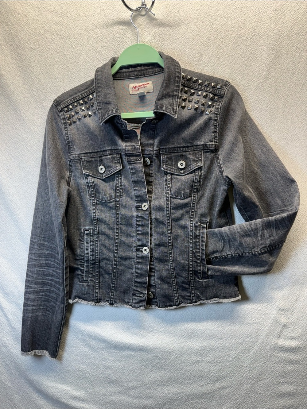 Arizona Jean Co Studded Denim Jacket Womens M Black Gray Raw
Hem Frayed Stretchy